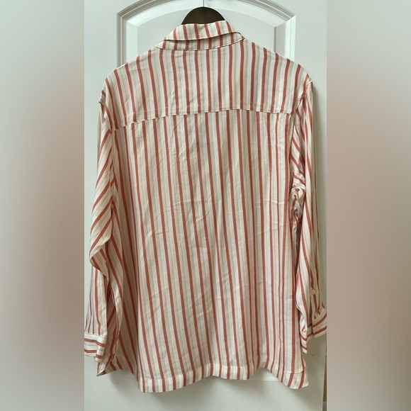 Gloria Vanderbilt Button Blouse NWT - Picture 3 of 4